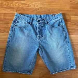 Light wash ASOS men’s denim shorts (jorts).
